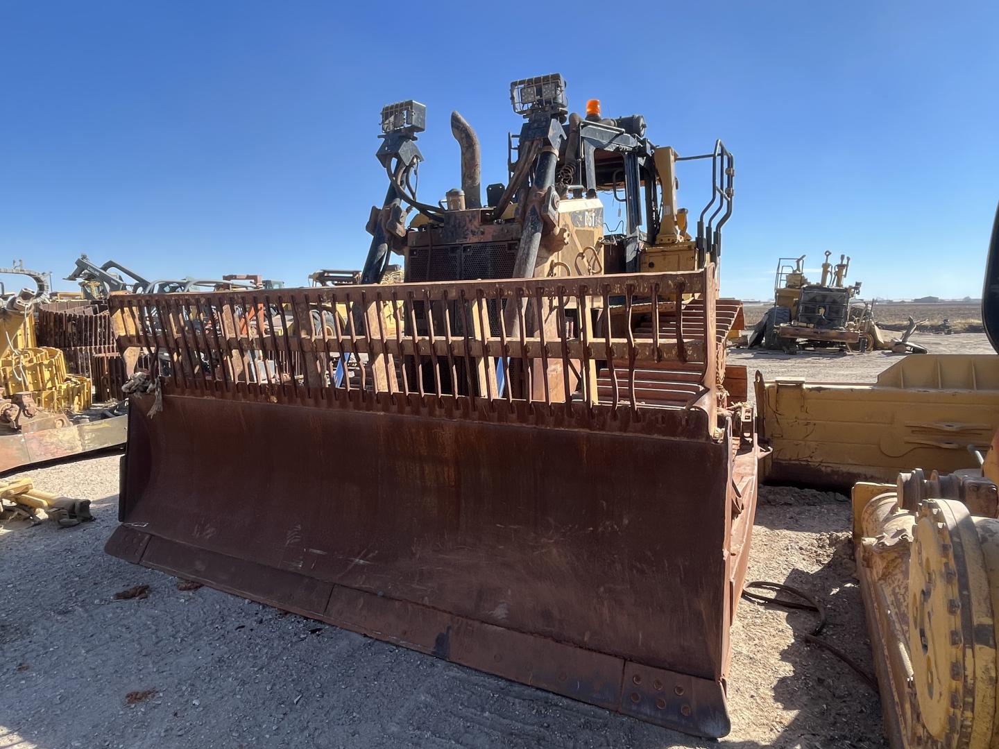 ./imagenes/INVOICE/2019/17392/TOPADOR FRONTAL CATERPILLAR D6T (5).JPG